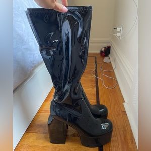 NEW! Steve Madden Black Patent Chunky Heel Boots